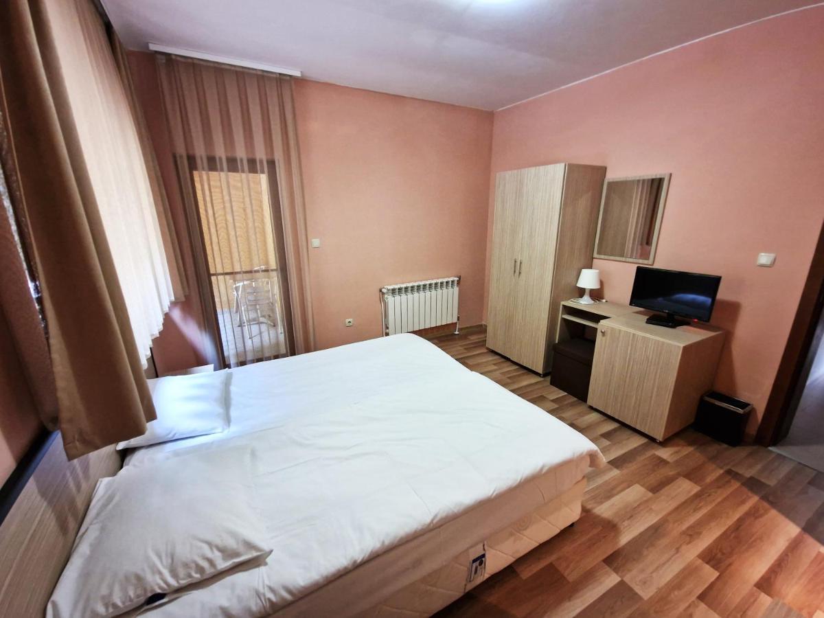 Ивелия Къща За Гости Dospat Exterior photo