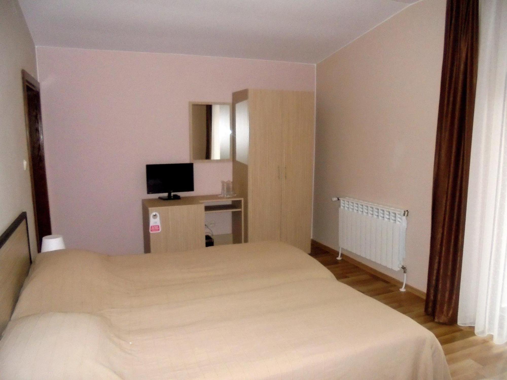 Ивелия Къща За Гости Dospat Room photo