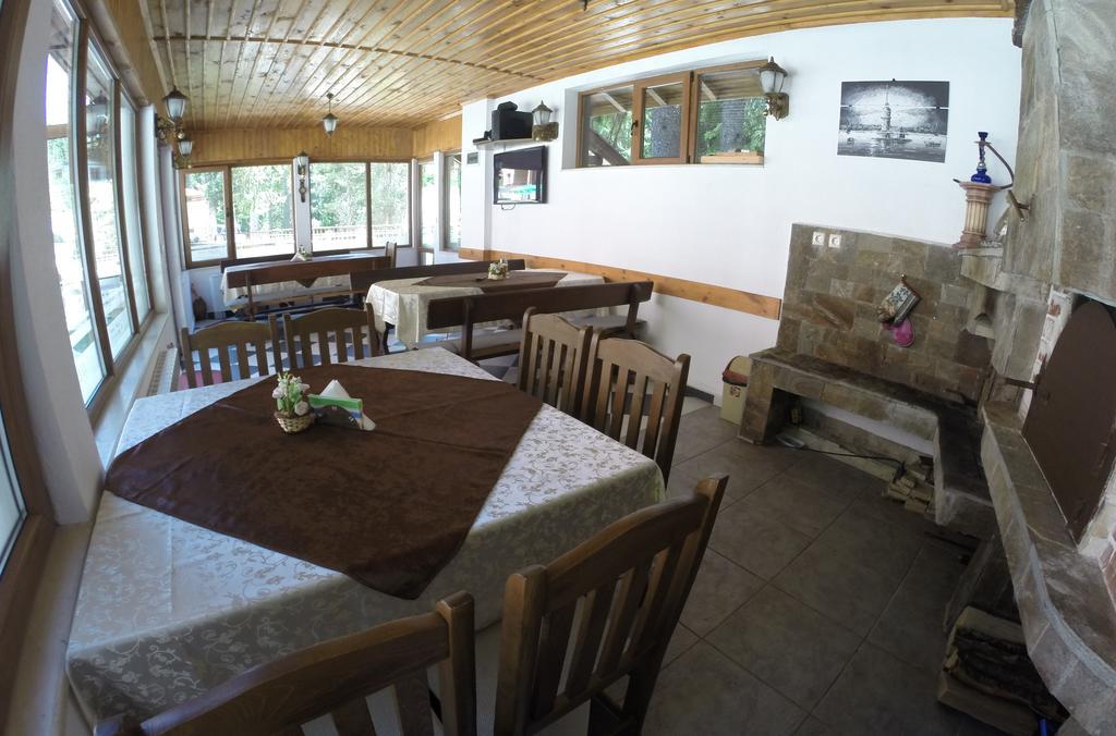 Ивелия Къща За Гости Dospat Exterior photo